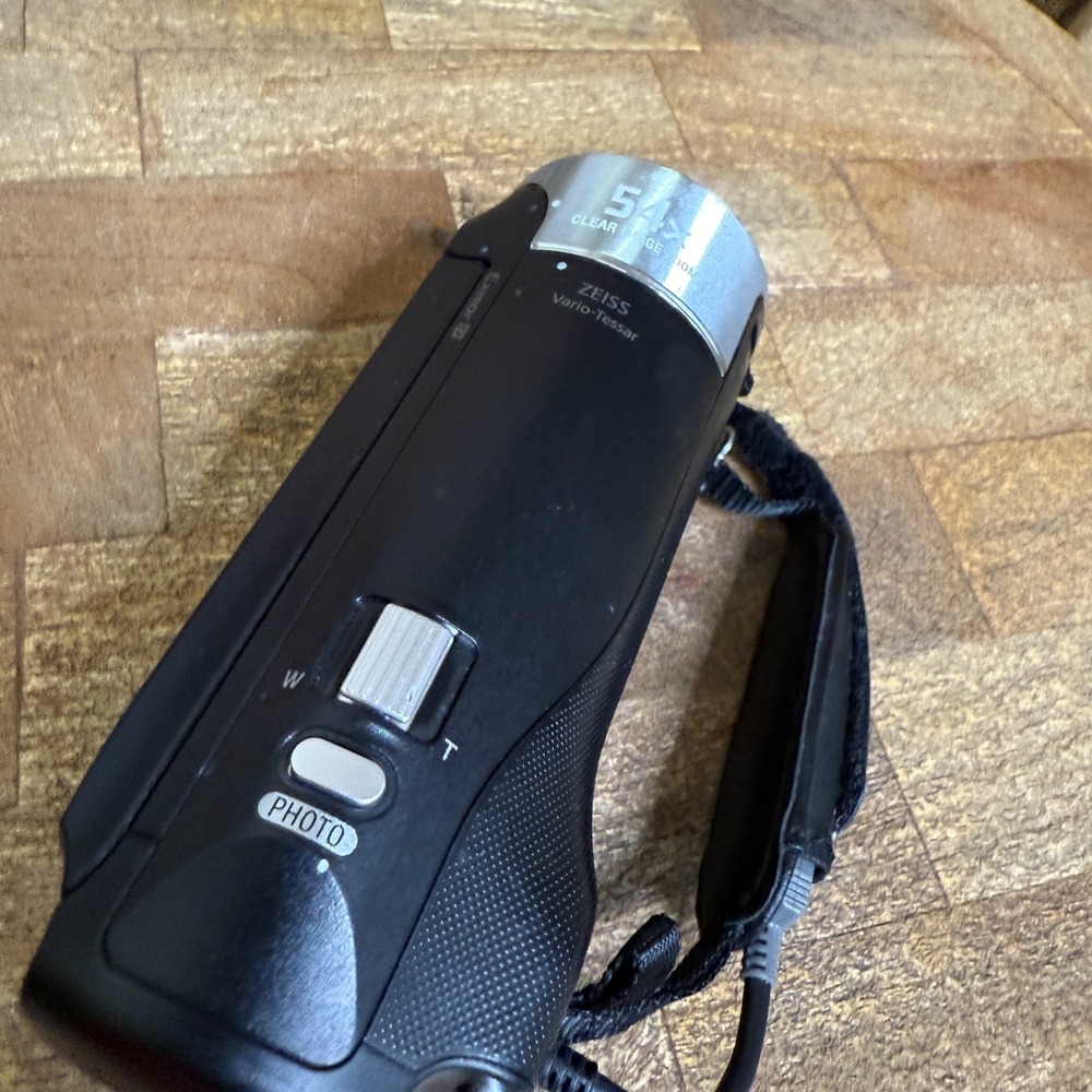Sony HDR-CX240 1080p Full HD Camcorder w/ 64GB Memory Card Built-in Microphone - Picture 6 of 10